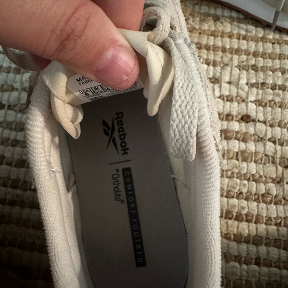 Women’s Reebok Shoe - Picture 4 of 5